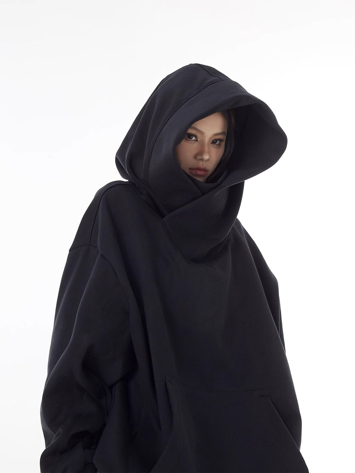 Weiter Hoodie mit hohem Kragen und Fleecefutter