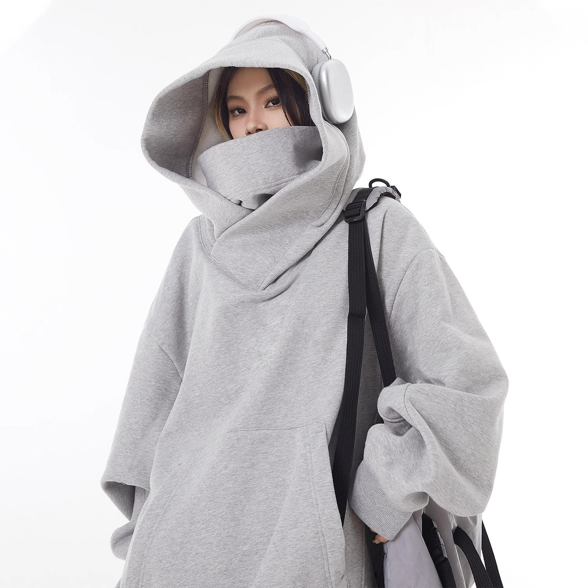 Weiter Hoodie mit hohem Kragen und Fleecefutter