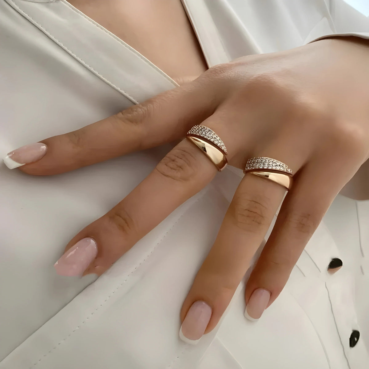 Eleganter, verstellbarer Glitzerring