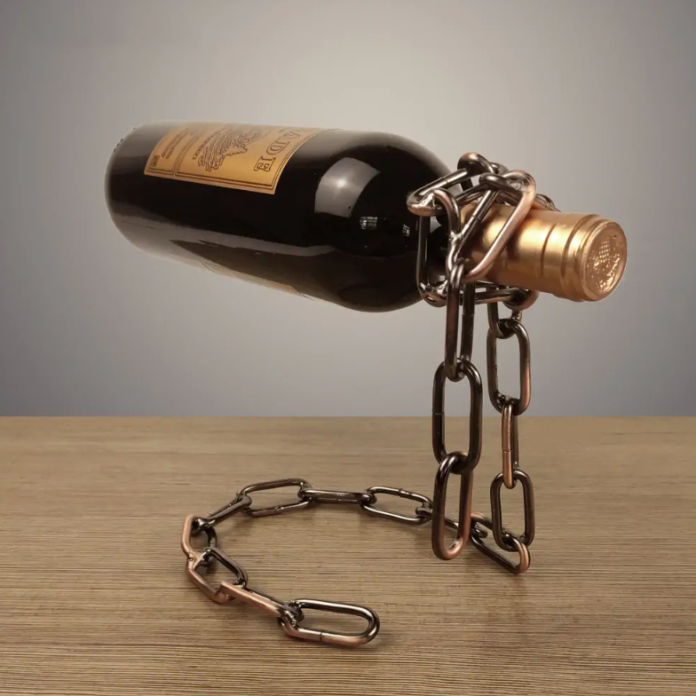 Magischer Eisenketten-Weinregal
